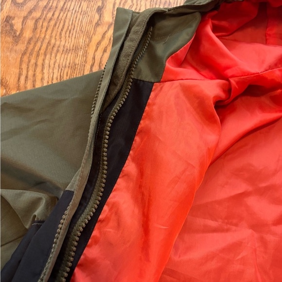 Eddie Bauer Boys Black Olive Rain Jacket Size M 10/12 EUC - Picture 10 of 12